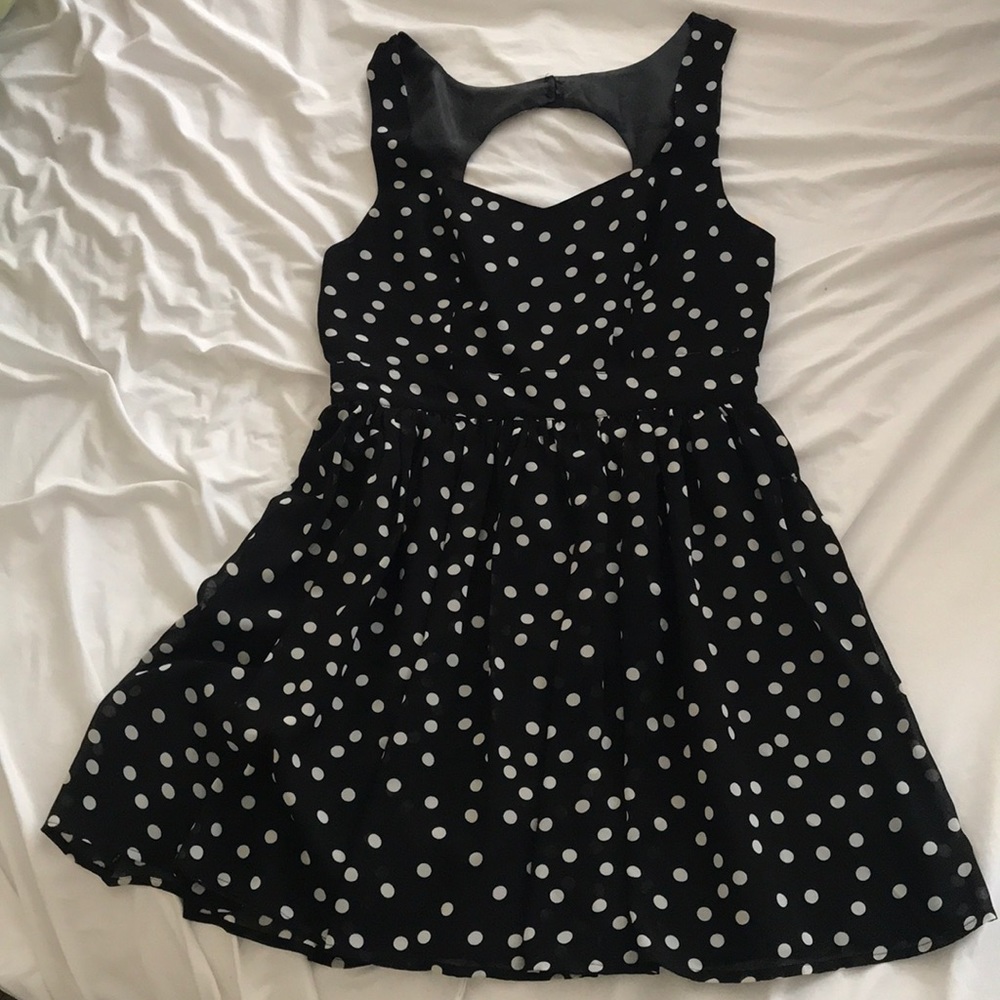Black/White polka dot short length dress
